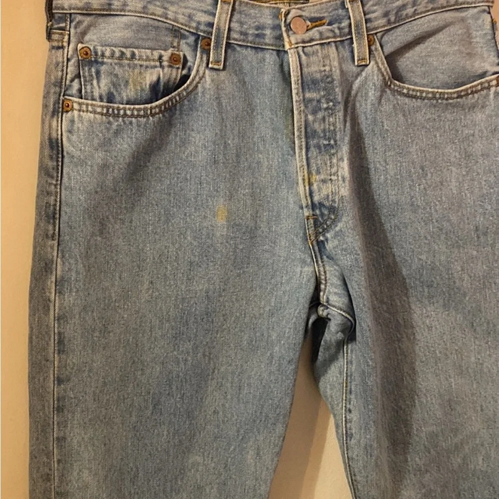Men’s Light-wash Levi’s 501 Button-fly Cotton Jeans Sz 33 x 32